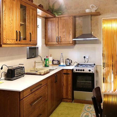 Villa 5 Minute Walk From Malta Airport Gudja Exterior foto
