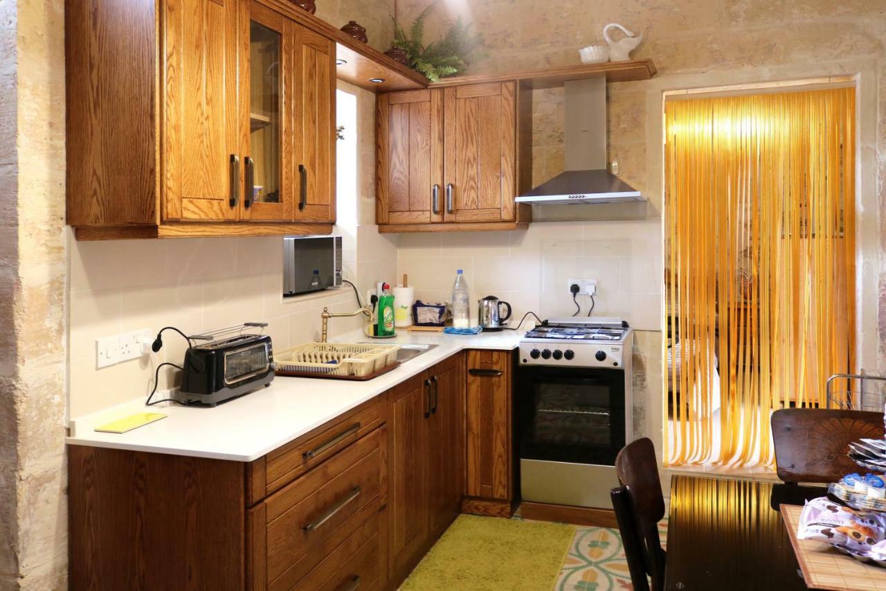 Villa 5 Minute Walk From Malta Airport Gudja Exterior foto