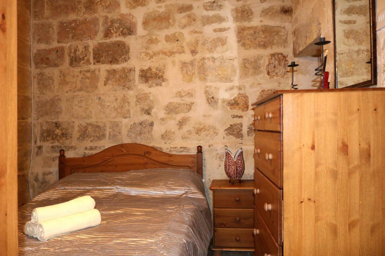 Villa 5 Minute Walk From Malta Airport Gudja Exterior foto