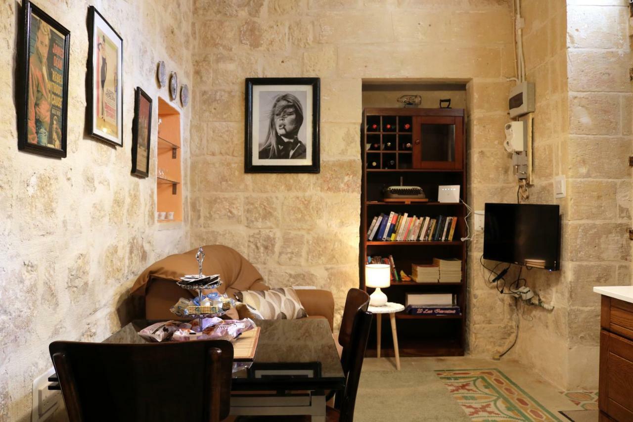 Villa 5 Minute Walk From Malta Airport Gudja Exterior foto